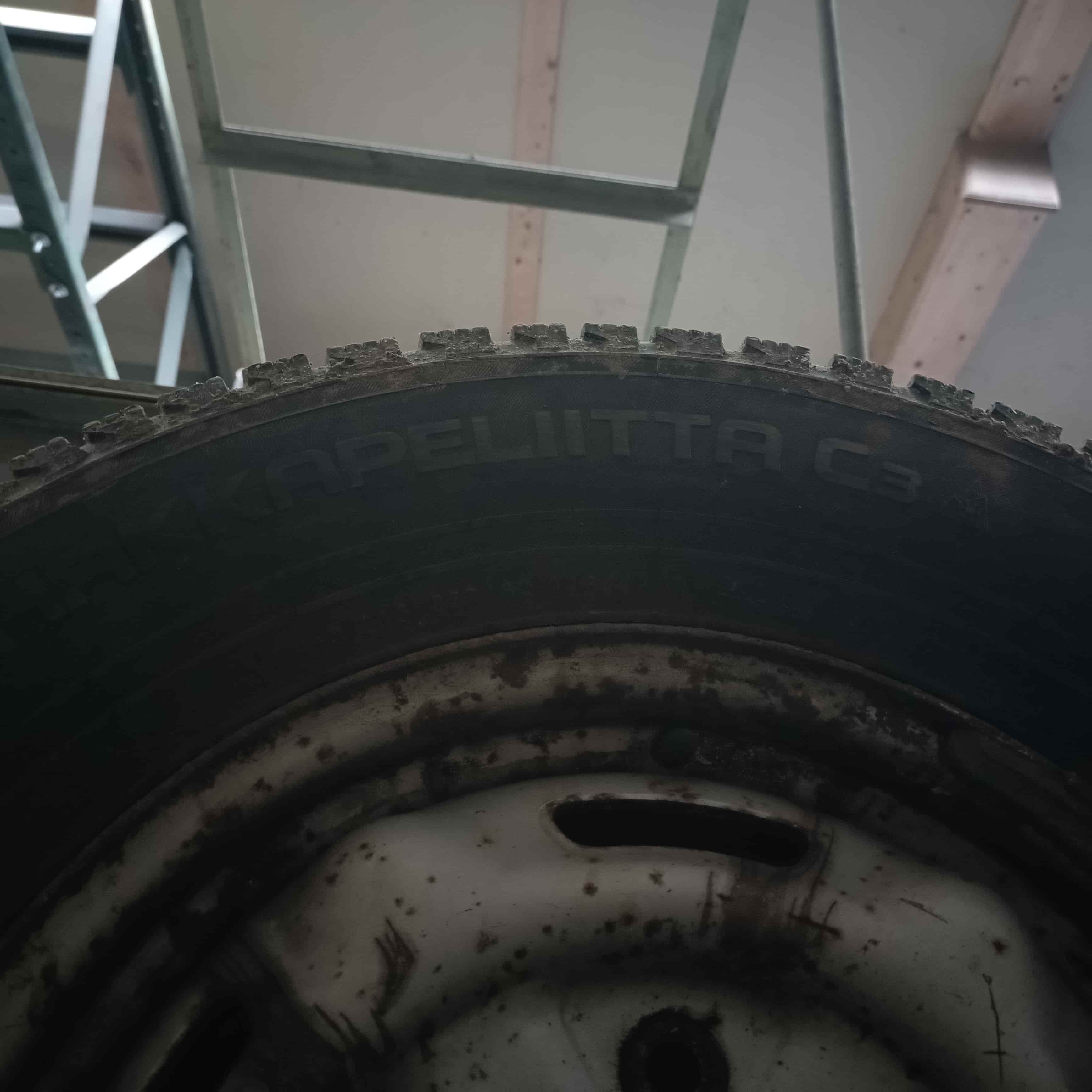 215/75 R 16c autorattad talverehvidega