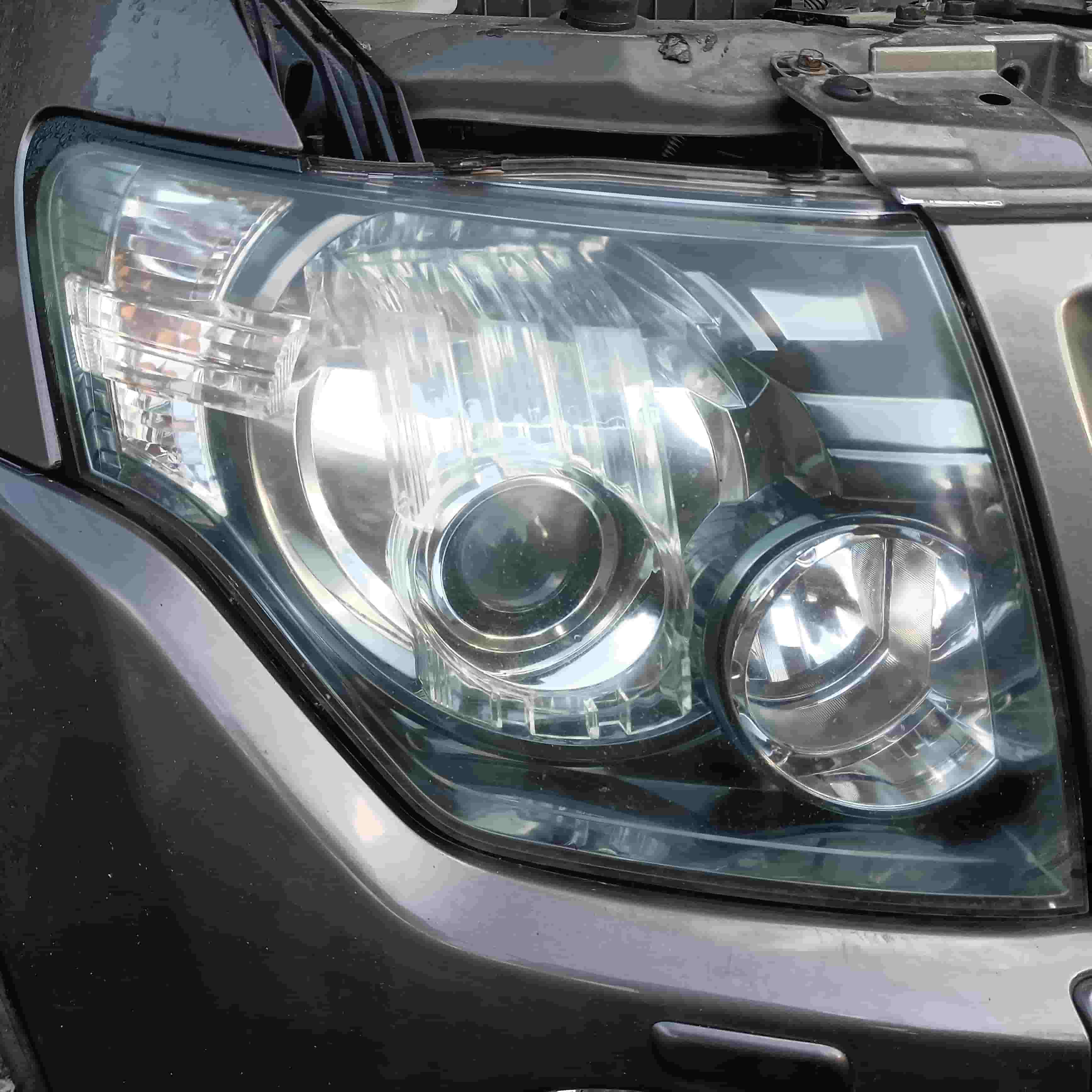 Mitsubishi Pajero 2009 esituli